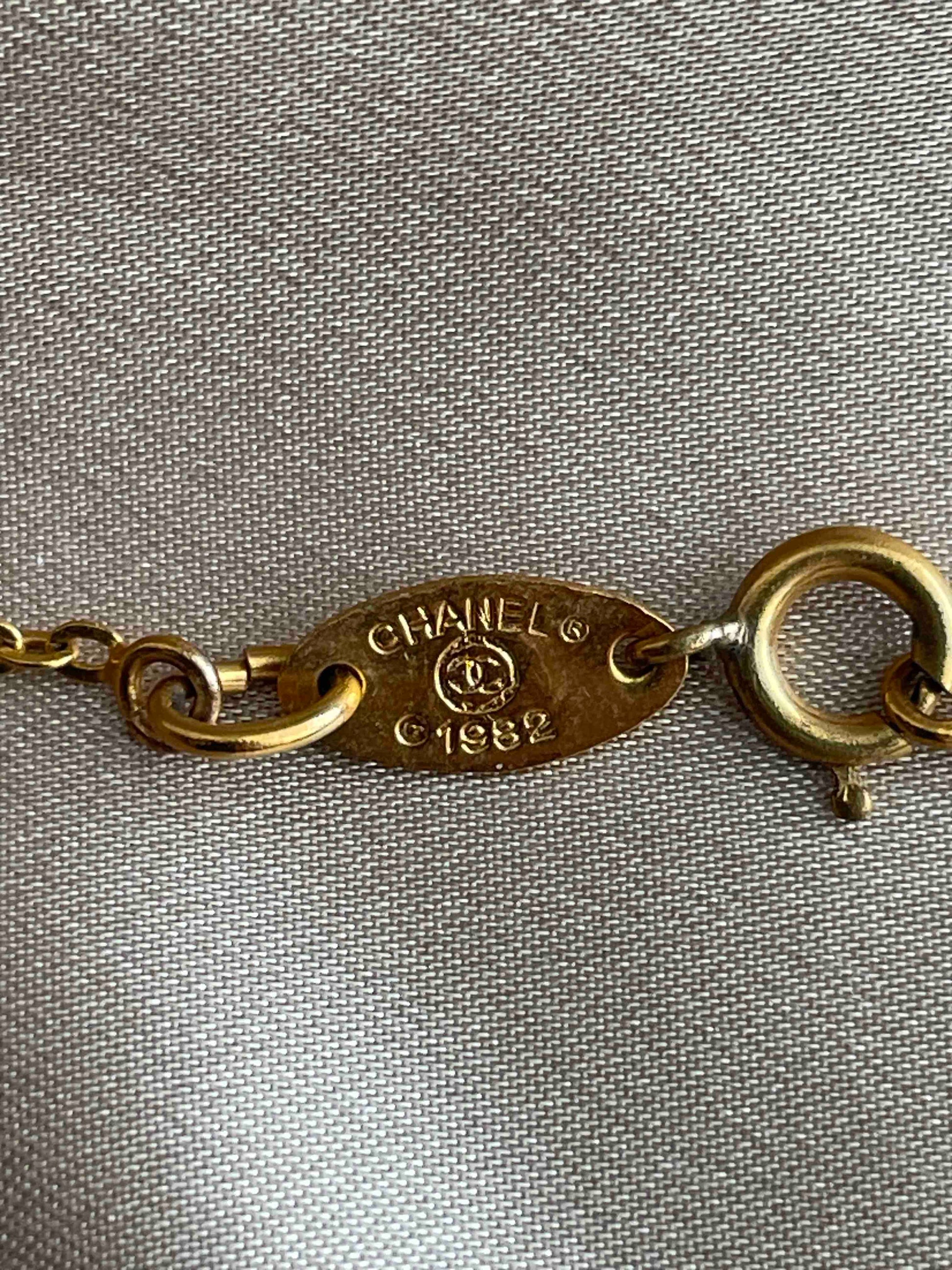 Chanel CC Necklace RE Gold Pendant