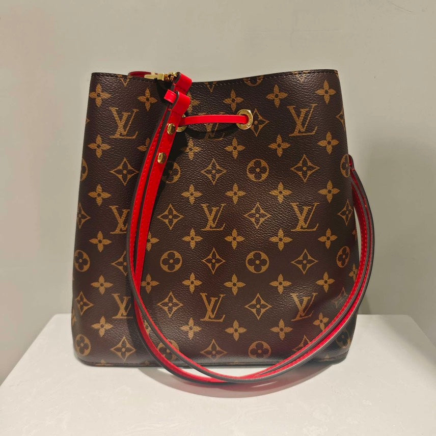 Louis Vuitton Neo Noe bucket bag
