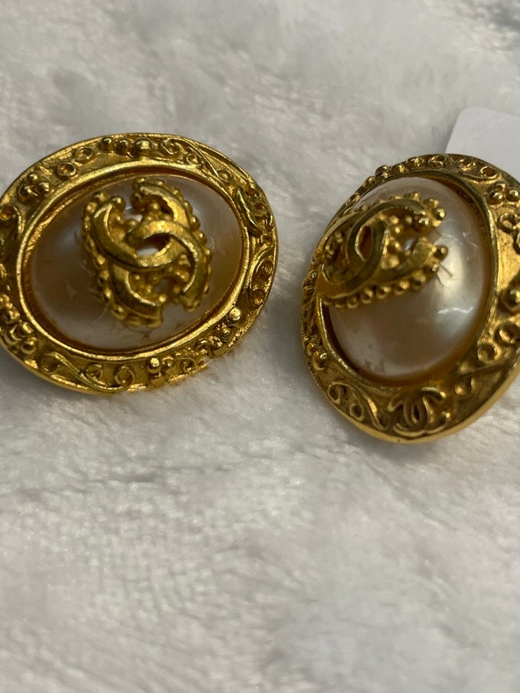 CHANEL   Gold Clip On Earrings