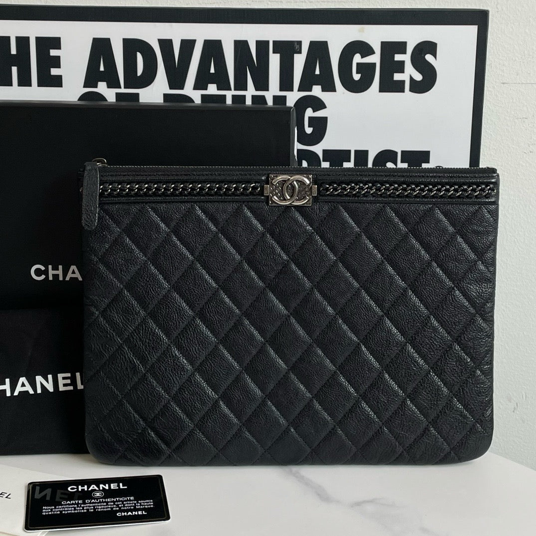 Un ?? Chanel Boy Hand Bag (2017) #13884
