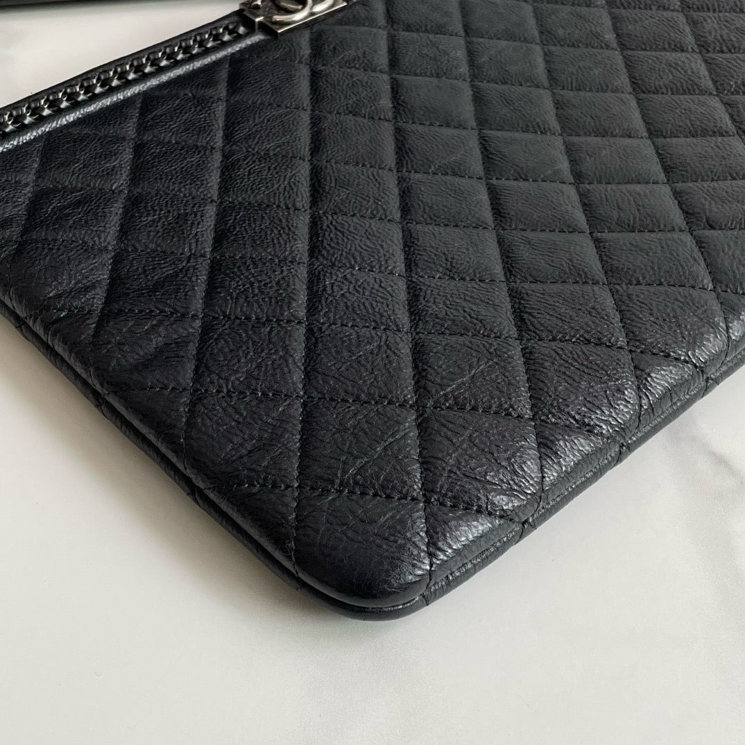 Un ?? Chanel Boy Hand Bag (2017) #13884