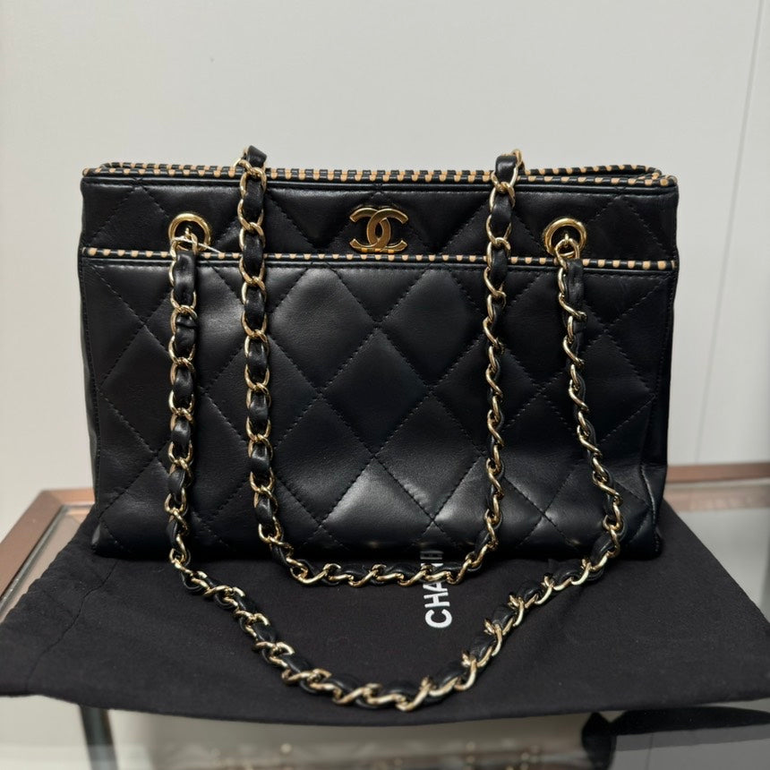 Chanel Quilted CC Chain Shoulder Bag Black Leather