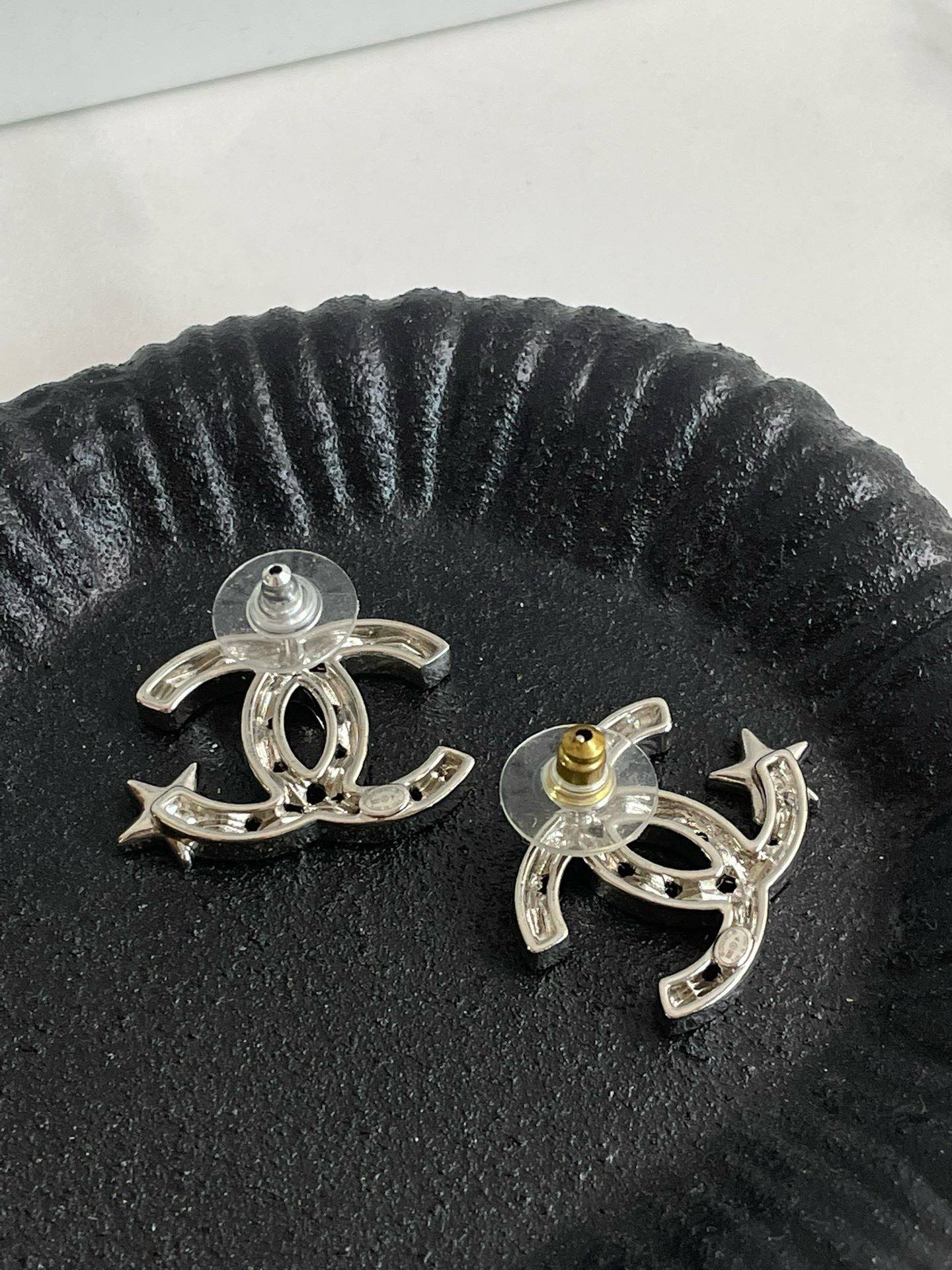 Un ?? Chanel 20P CC Star Earrings  #J2153