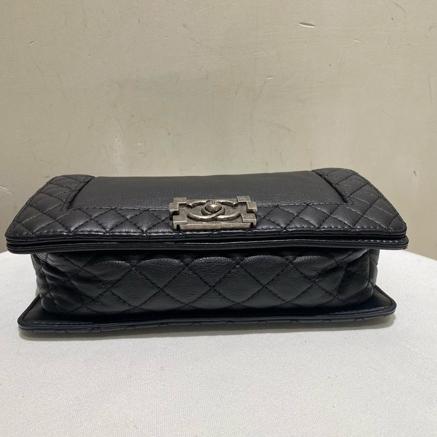 preloved Chanel Leboy MM with card