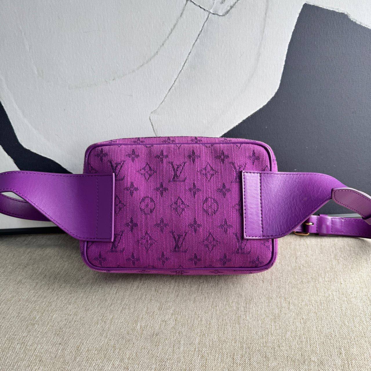 Louis Vuitton outdoor messenger bag 13943275