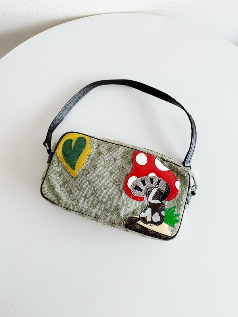 Louis Vuitton Bag 22x12cm