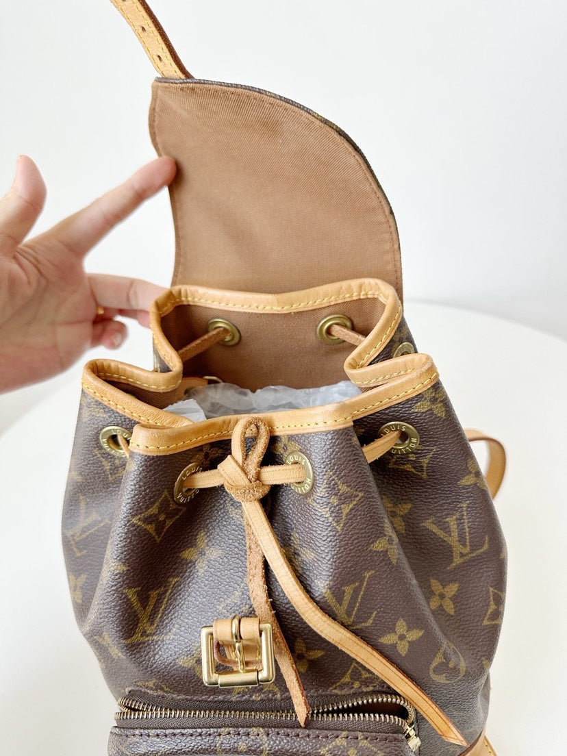   Louis Vuitton Backpack Mini 21x23x10cm