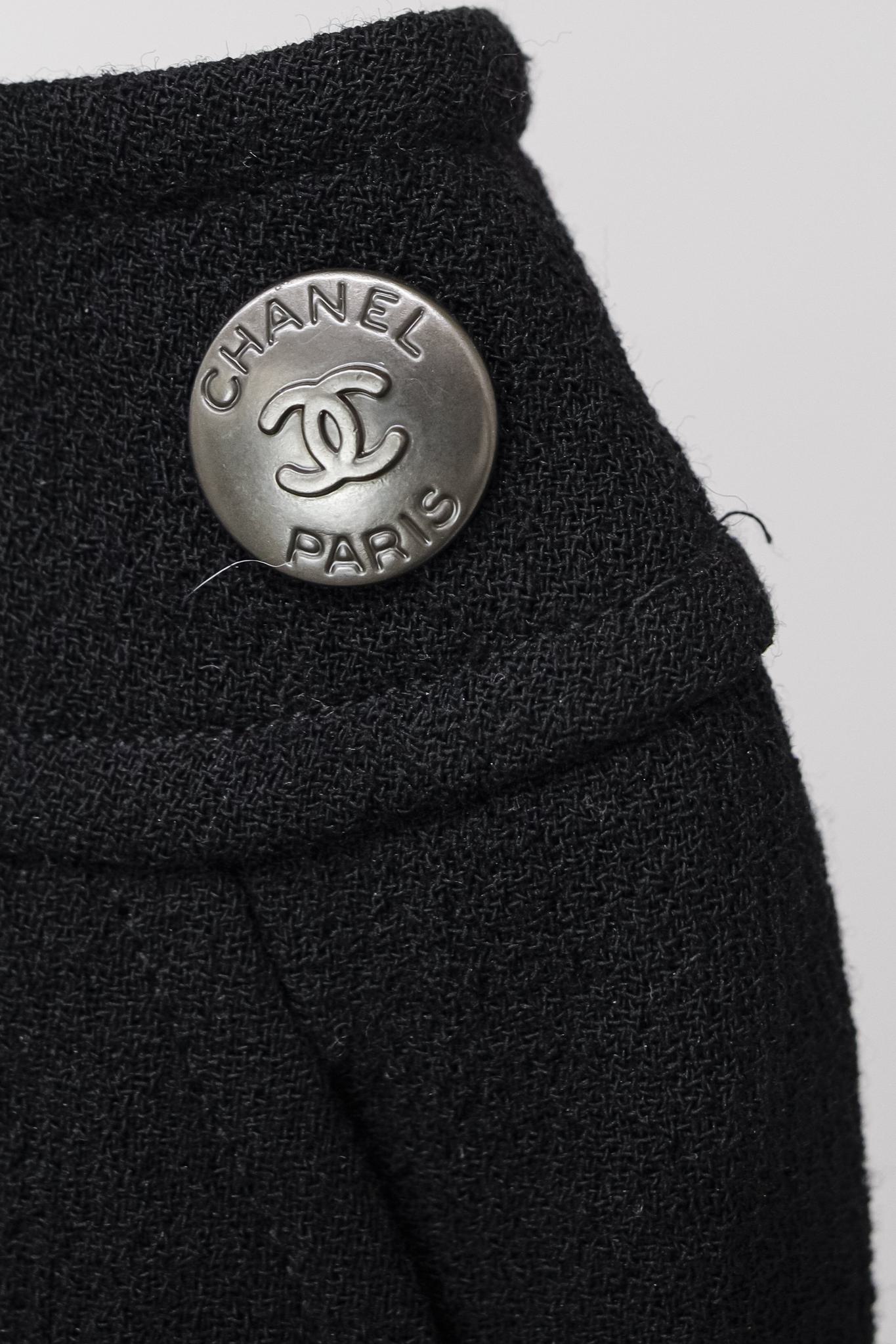 Chanel   97A Black Wool Crepe Tro rs