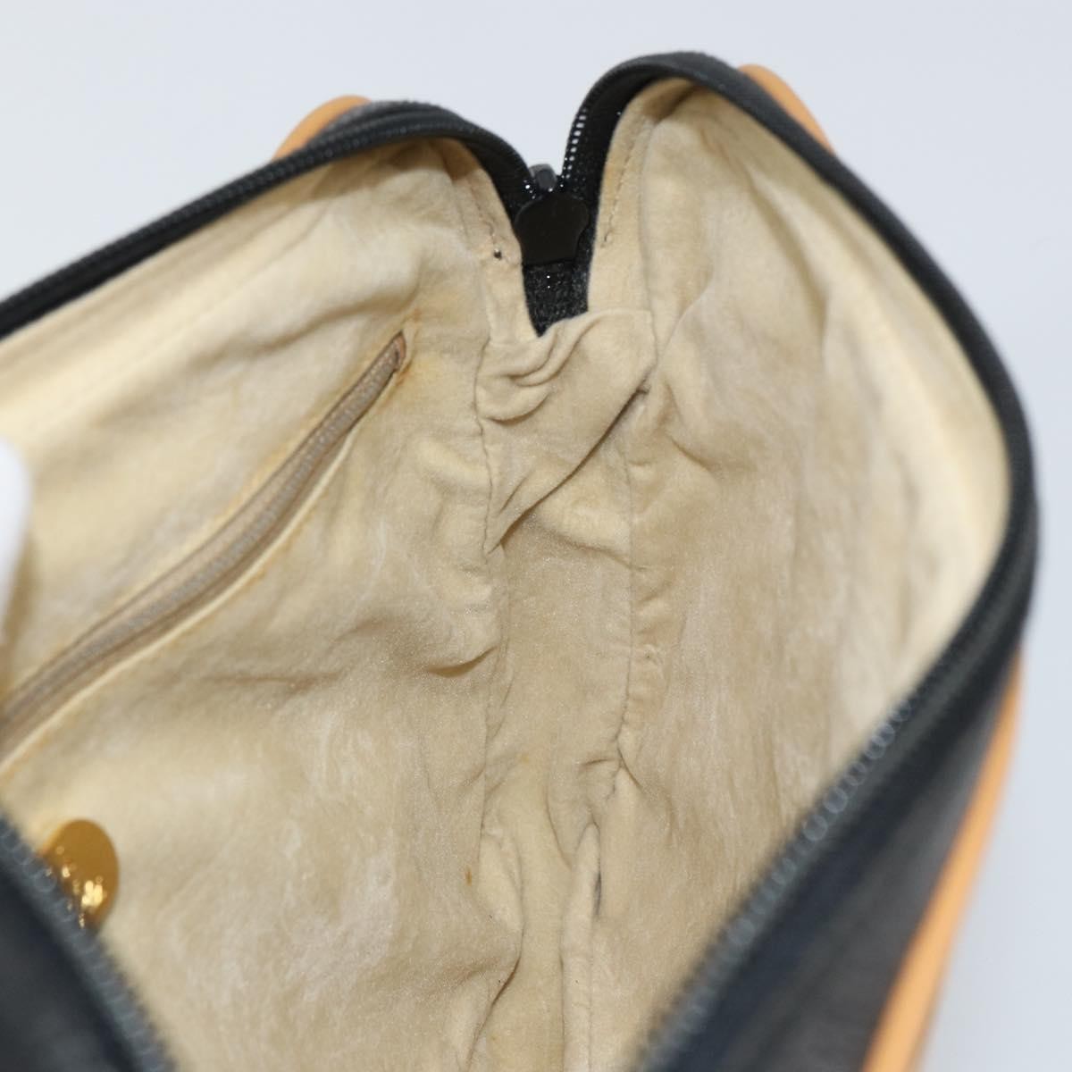 Gucci Clutch Bag Leather Black Leather Clutche & Pouche Bag