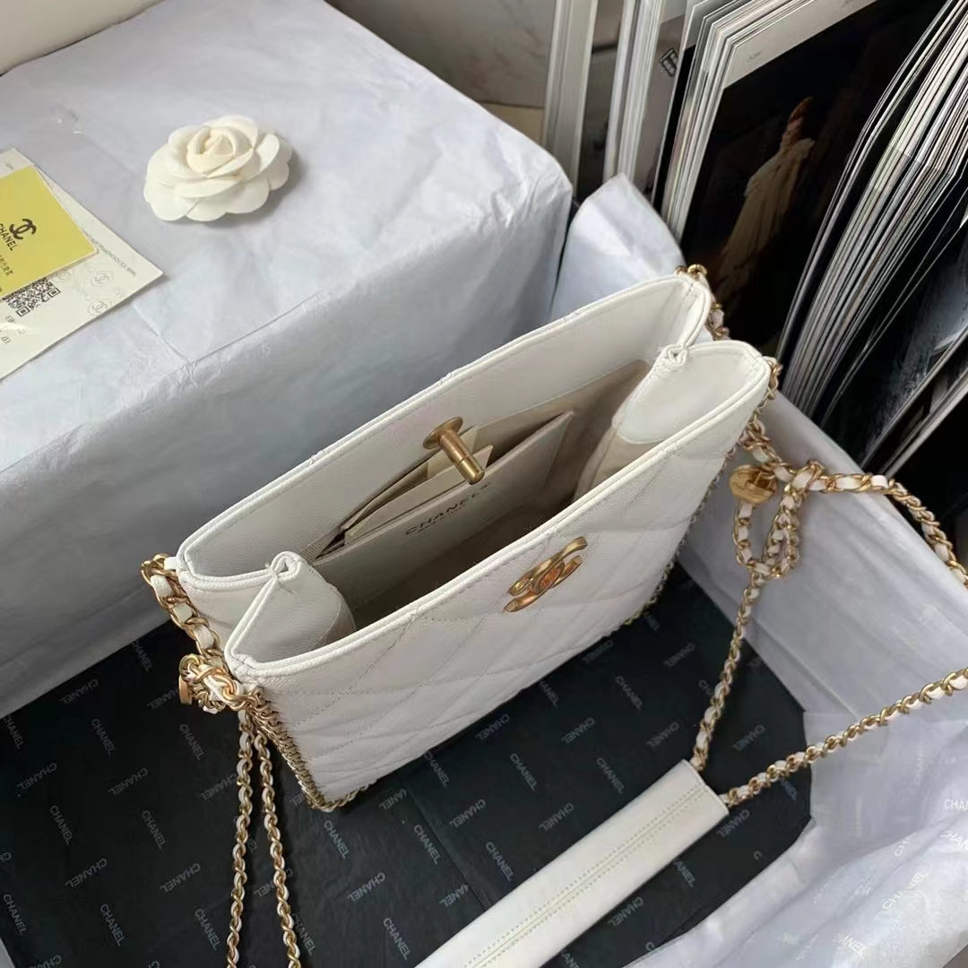 CHLSmall Shopping , ’s 9.1in White Handbag