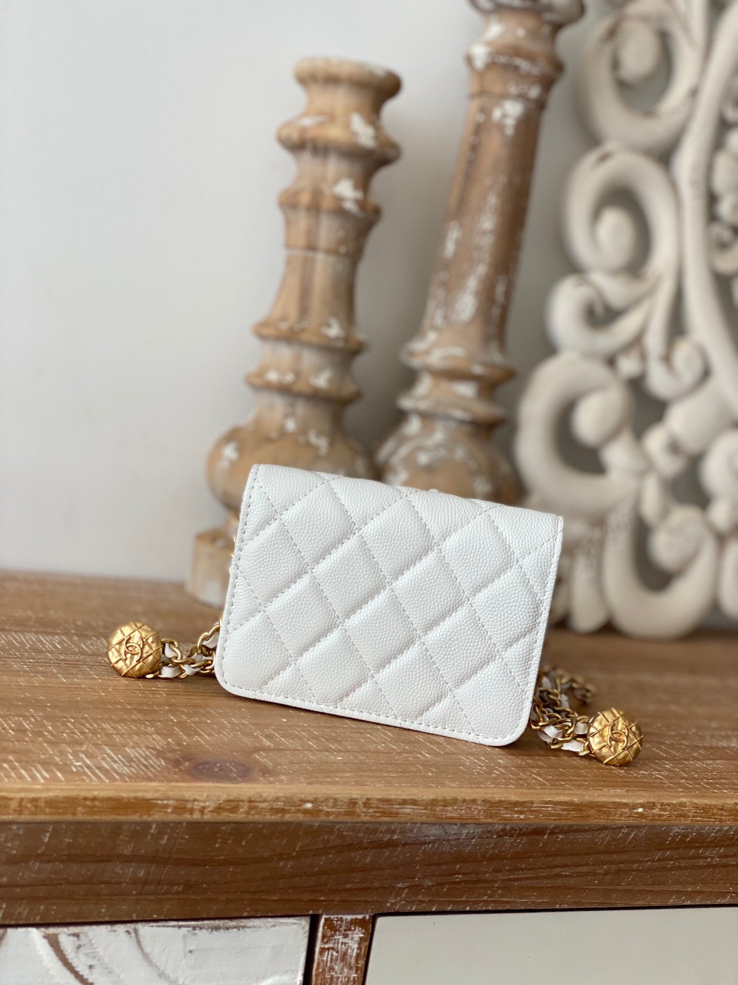 CHL , ’s 4.8in 12.3cm White Chain Clutch Bag