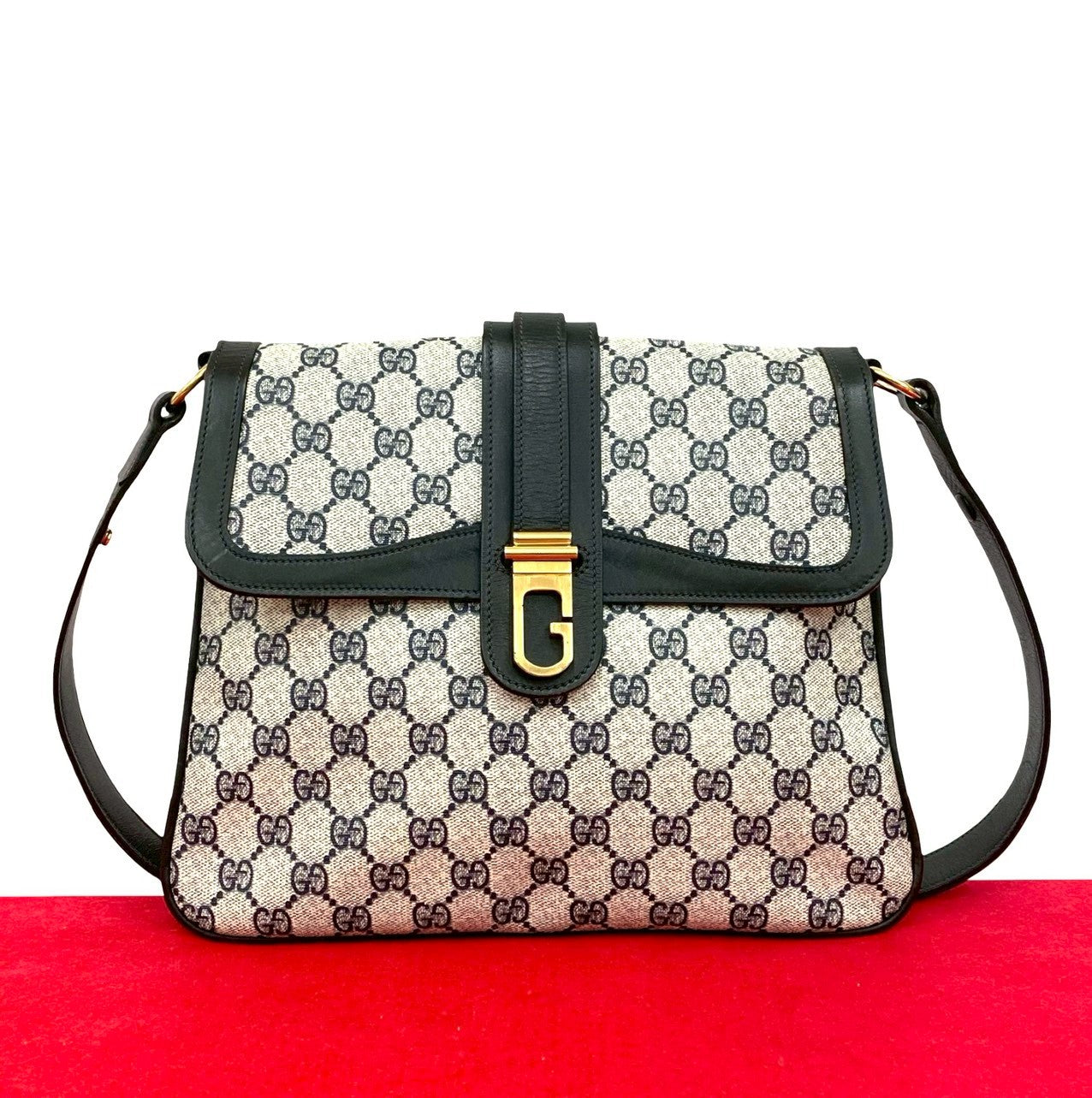 Gucci Shoulder Bag Leather Logo Shoulder Bag