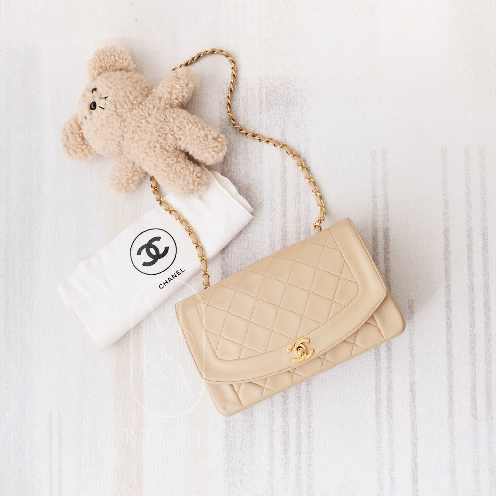 Chanel   beige lambskin diana bag 25cm