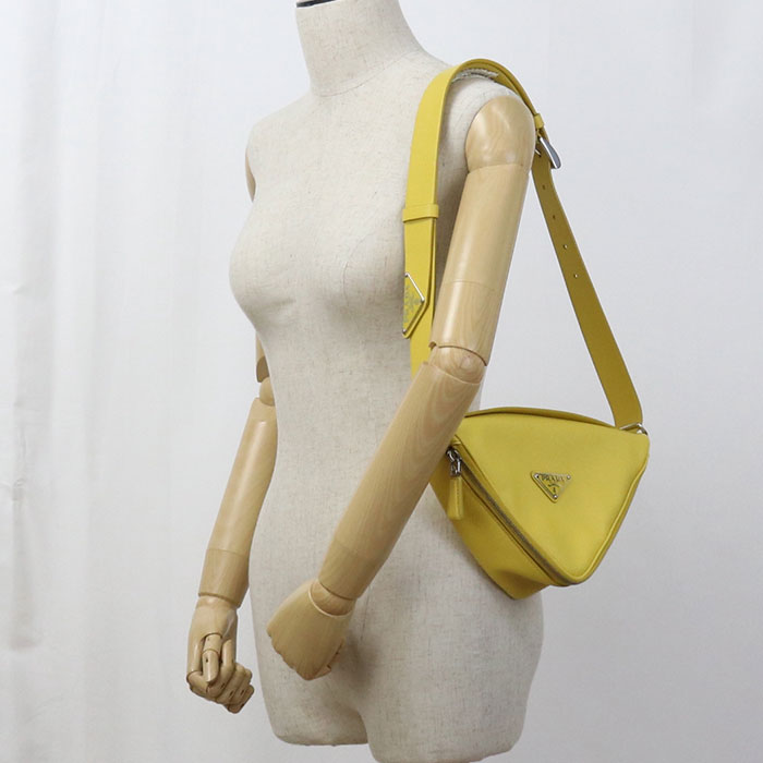 Fad Shoulder Bag Triangle Crossbody Bag Yellow Leather