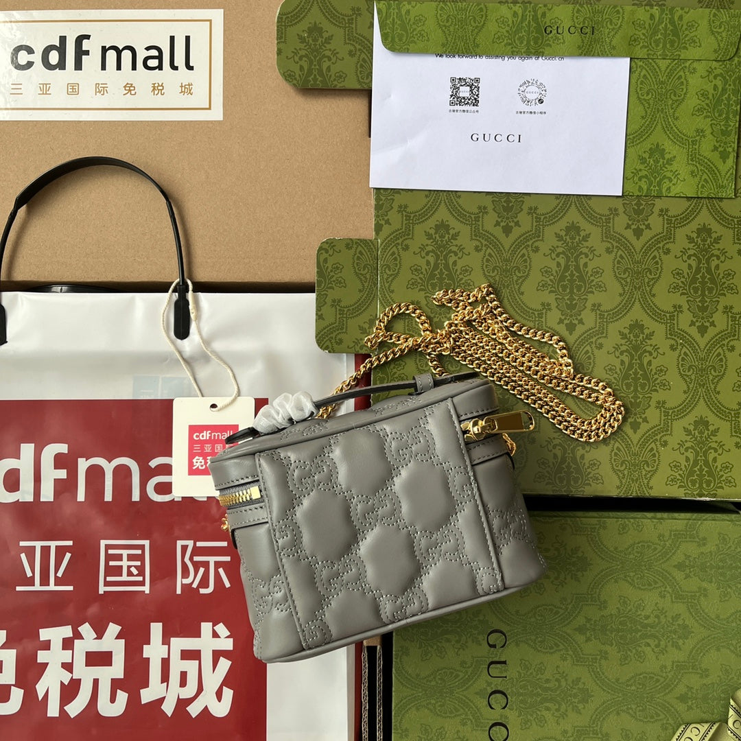 gg , ’s 6.3in Quilted Gray Mini Travel Bag