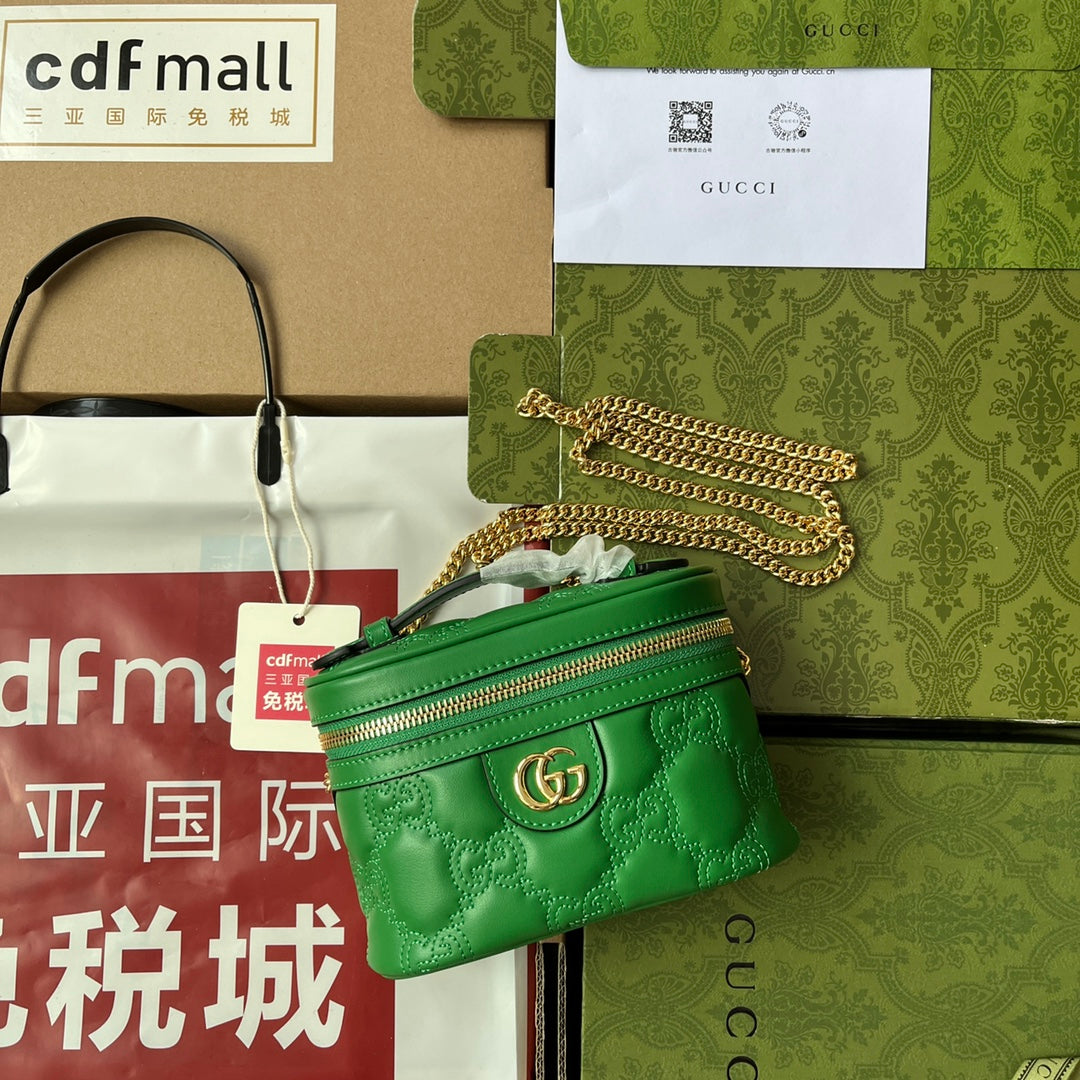 gg , ’s 6.3in Quilted Green Mini Bag